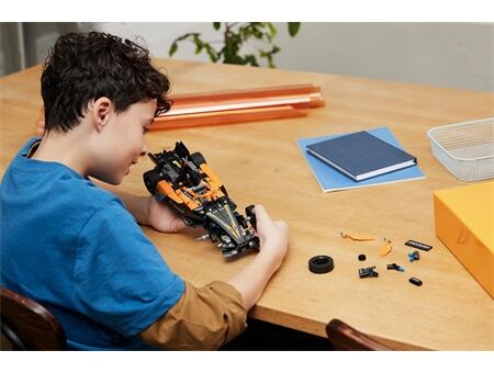 LEGO 42169 NEOM McLaren Formula ERace.