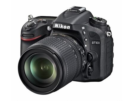 Nikon D 7100 (AF-S DX 18-105mm VR)